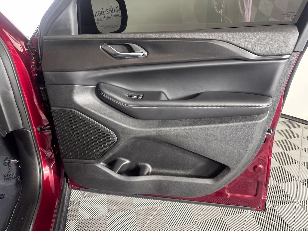 2025 Velvet Red Pearlcoat Jeep Grand Cherokee L Laredo 4X4 SUV