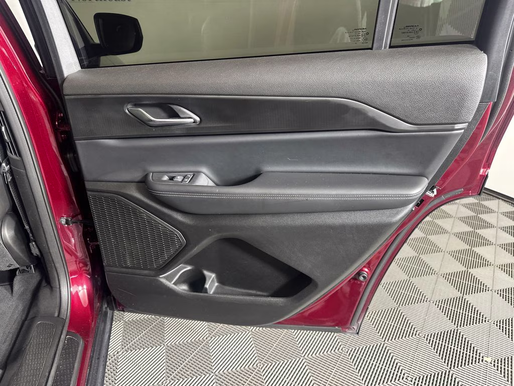 2025 Velvet Red Pearlcoat Jeep Grand Cherokee L Laredo 4X4 SUV