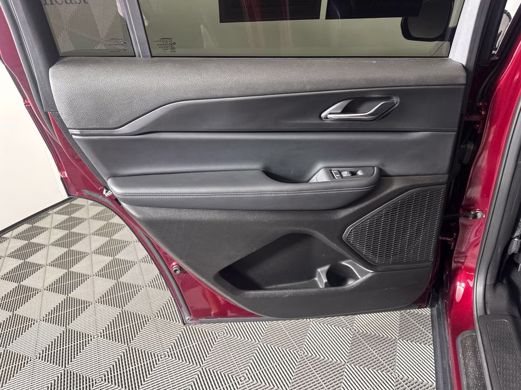 2025 Velvet Red Pearlcoat Jeep Grand Cherokee L Laredo 4X4 SUV