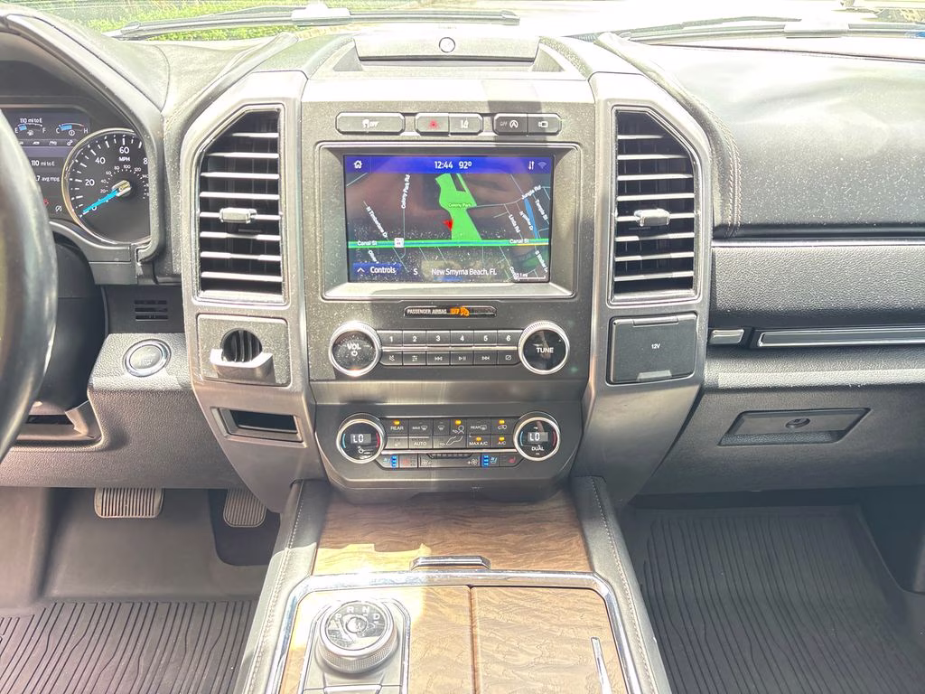 2020 Black Ford Expedition Platinum RWD SUV