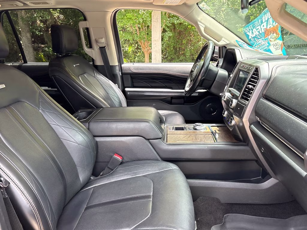 2020 Black Ford Expedition Platinum RWD SUV