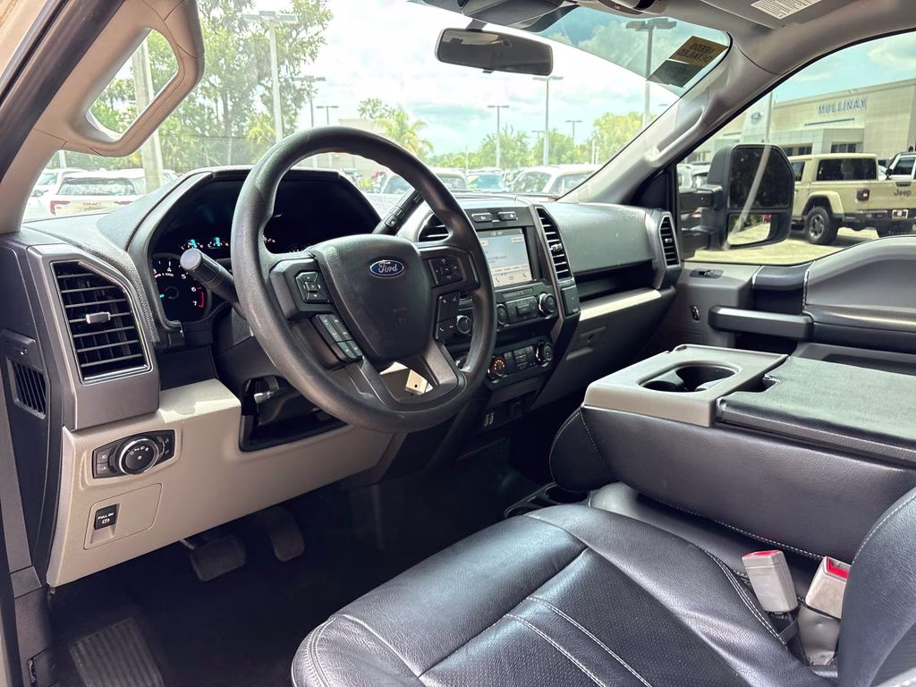 2019 White Ford F-150 XLT 4X4 Truck