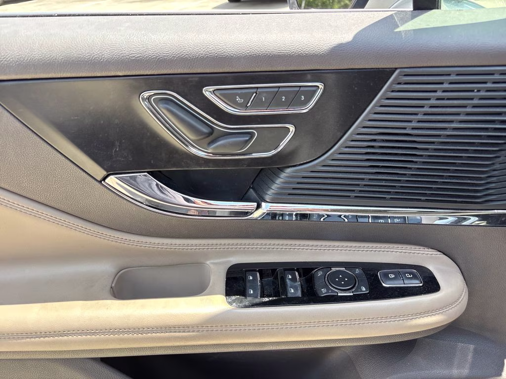 2020 Ingot Silver Lincoln Corsair Standard FWD SUV