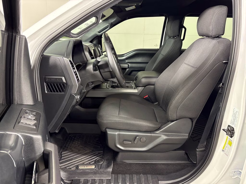 2020 Oxford White Ford F-150 XLT RWD Truck