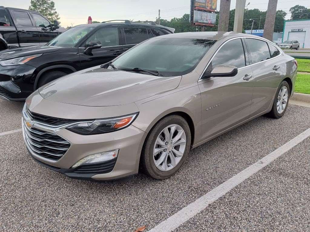 2022 Mineral Gray Metallic Chevrolet Malibu LT FWD Sedan