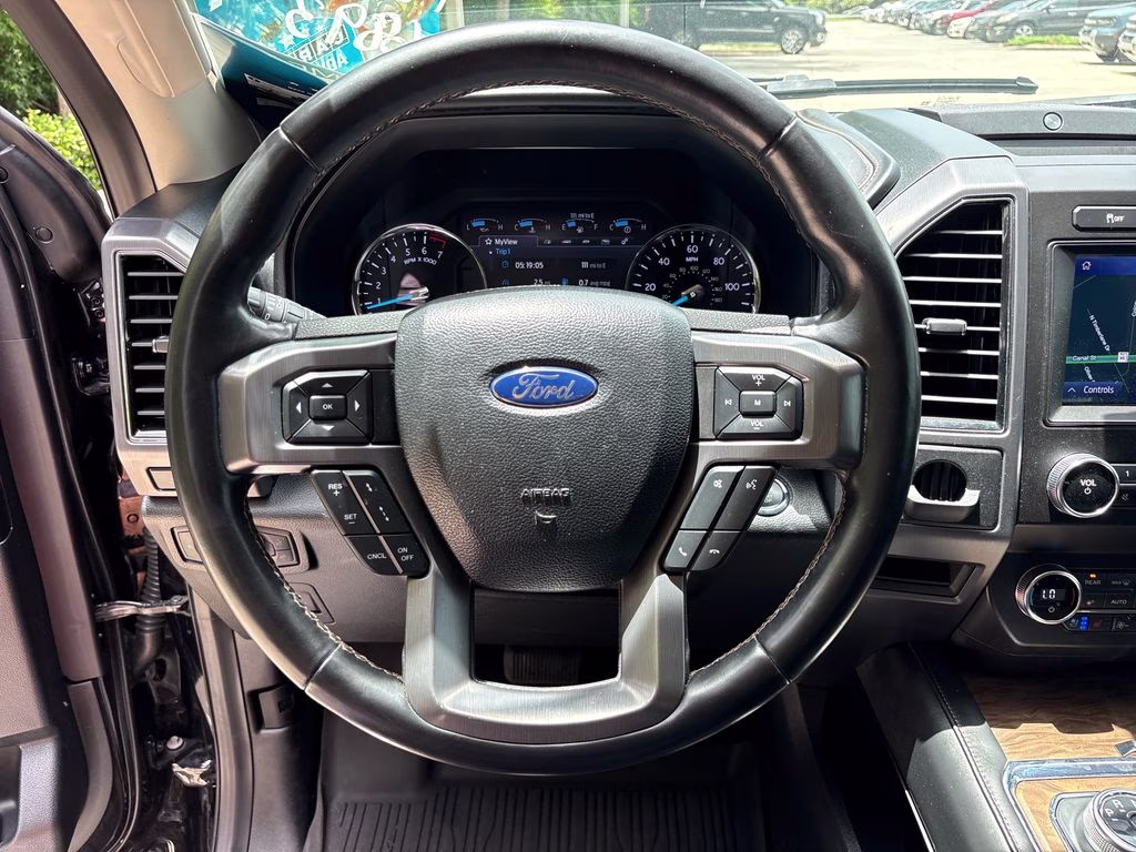 2020 Black Ford Expedition Platinum RWD SUV