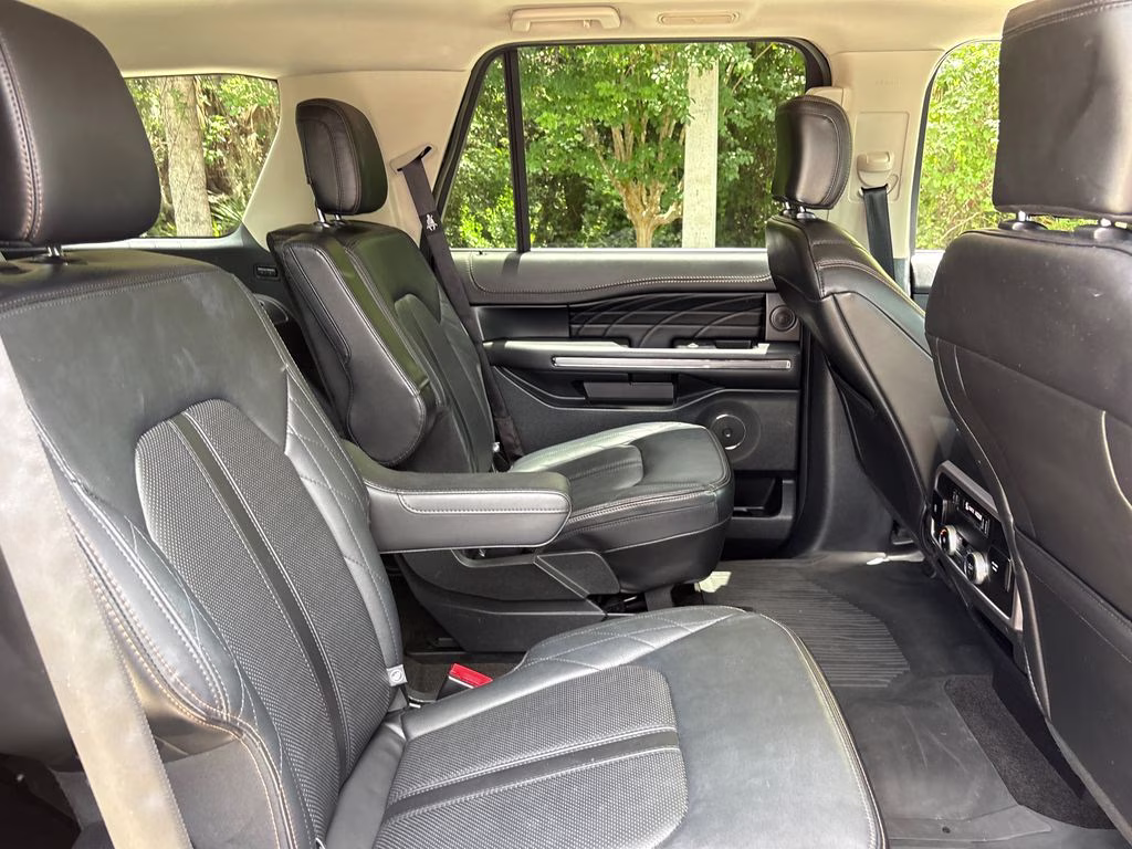 2020 Black Ford Expedition Platinum RWD SUV