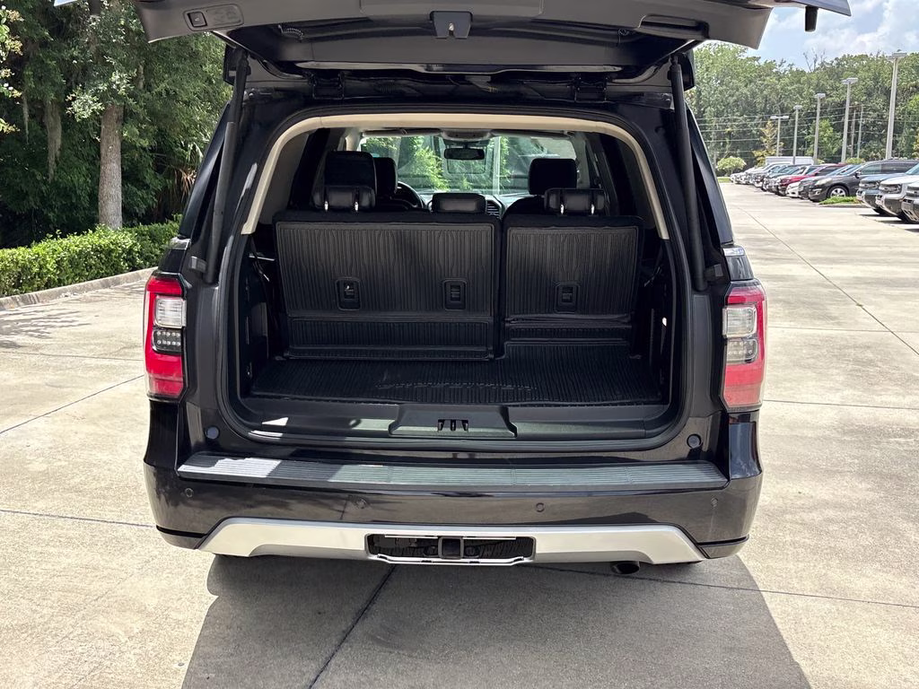 2020 Black Ford Expedition Platinum RWD SUV