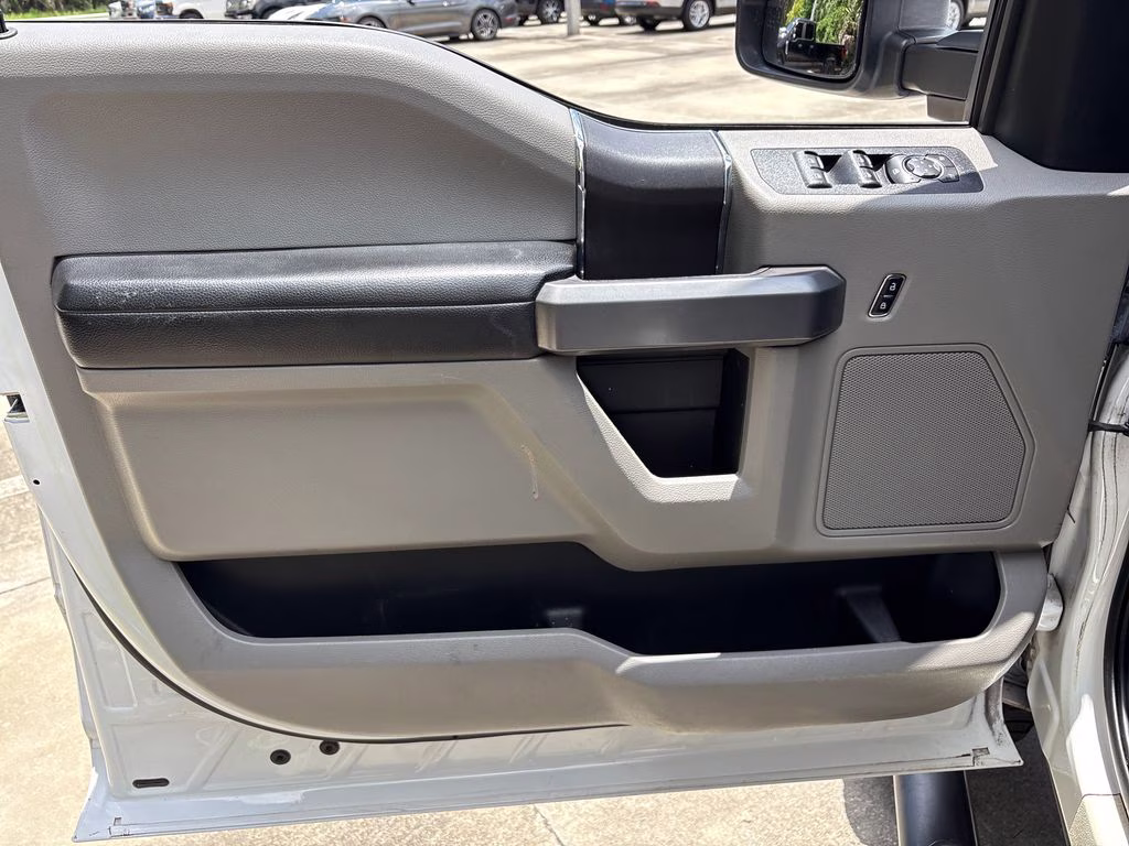 2019 White Ford F-150 XLT 4X4 Truck