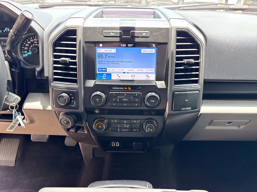 2019 White Ford F-150 XLT 4X4 Truck