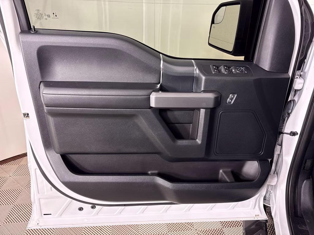 2020 Oxford White Ford F-150 XLT RWD Truck