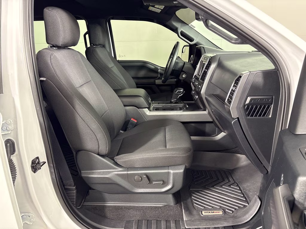 2020 Oxford White Ford F-150 XLT RWD Truck