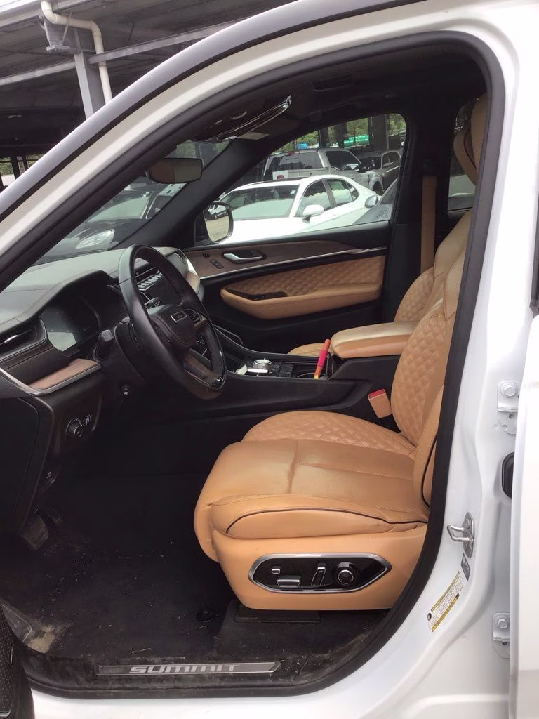2023 Bright White Clearcoat Jeep Grand Cherokee Summit 4X4 SUV