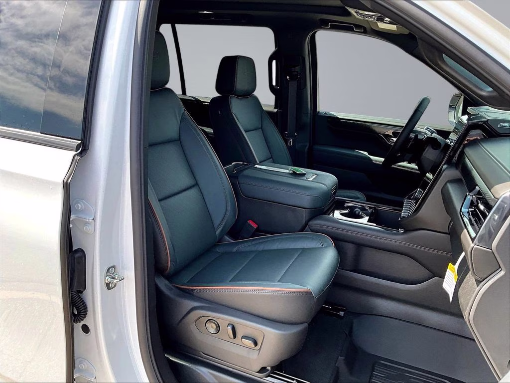 2026 Summit White GMC Yukon XL AT4 4X4 SUV