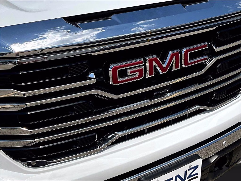 2026 Summit White GMC Sierra 1500 SLT 4X4 Truck