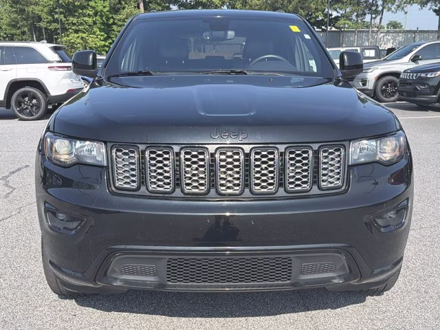 2019 Diamond Black Crystal Pearlcoat Jeep Grand Cherokee Altitude 4X4 SUV