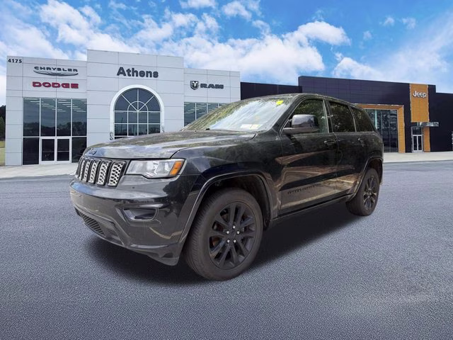 2019 Diamond Black Crystal Pearlcoat Jeep Grand Cherokee Altitude 4X4 SUV