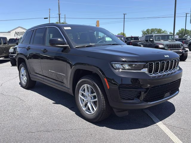 2026 Diamond Black Crystal Pearlcoat Jeep Grand Cherokee Laredo X RWD SUV