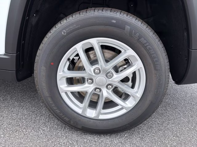2026 Bright White Clearcoat Jeep Grand Cherokee L Laredo X RWD SUV