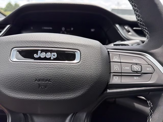 2026 Bright White Clearcoat Jeep Grand Cherokee L Laredo X RWD SUV