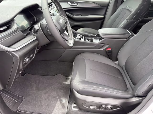 2026 Bright White Clearcoat Jeep Grand Cherokee L Laredo X RWD SUV