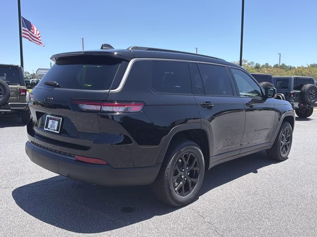2026 Diamond Black Crystal Pearlcoat Jeep Grand Cherokee L Laredo Altitude RWD SUV