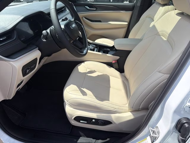 2026 Bright White Clearcoat Jeep Grand Cherokee L Limited RWD SUV