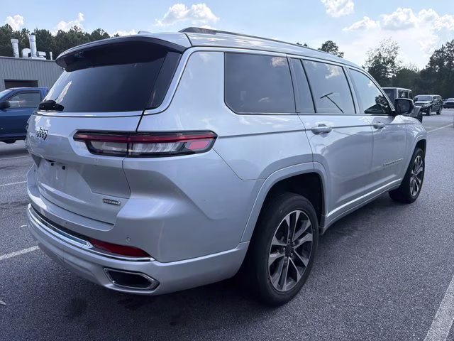 2022 Silver Zynith Jeep Grand Cherokee L Overland RWD SUV