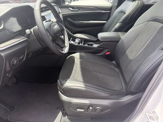 2026 Bright White Clearcoat Jeep Grand Cherokee L Laredo Altitude 4X4 SUV