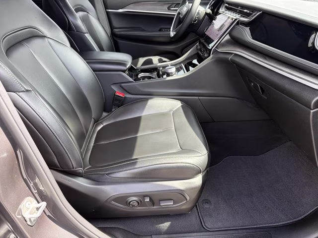 2023 Baltic Gray Metallic Clearcoat Jeep Grand Cherokee L Limited 4X4 SUV