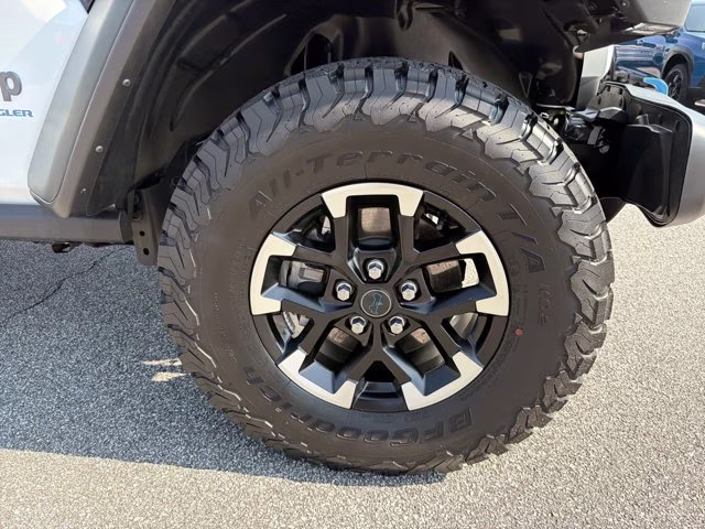 2024 Bright White Clearcoat Jeep Wrangler 4xe Rubicon 4X4 Convertible