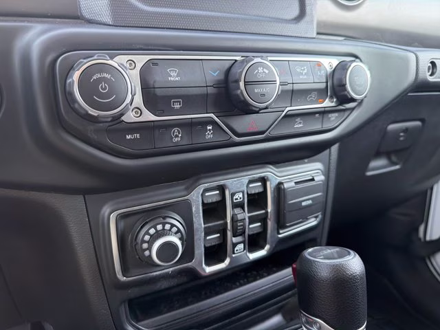 2023 Bright White Clearcoat Jeep Gladiator Sport S 4X4 Truck