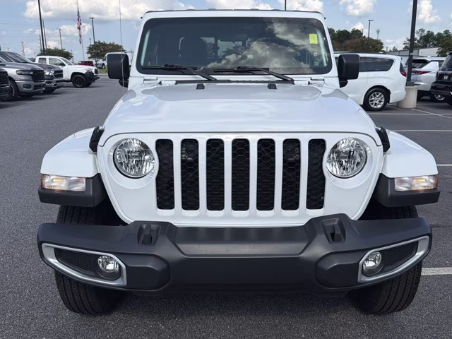 2023 Bright White Clearcoat Jeep Gladiator Sport S 4X4 Truck