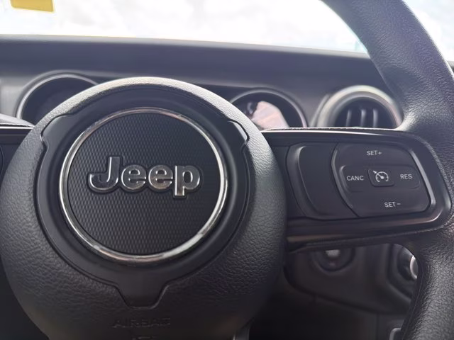 2023 Bright White Clearcoat Jeep Gladiator Sport 4X4 Truck