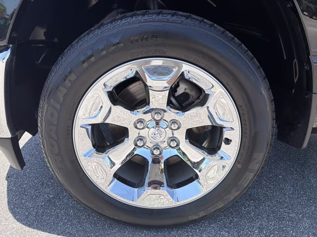 2022 Diamond Black Crystal Pearlcoat Ram 1500 Big Horn 4X4 Truck