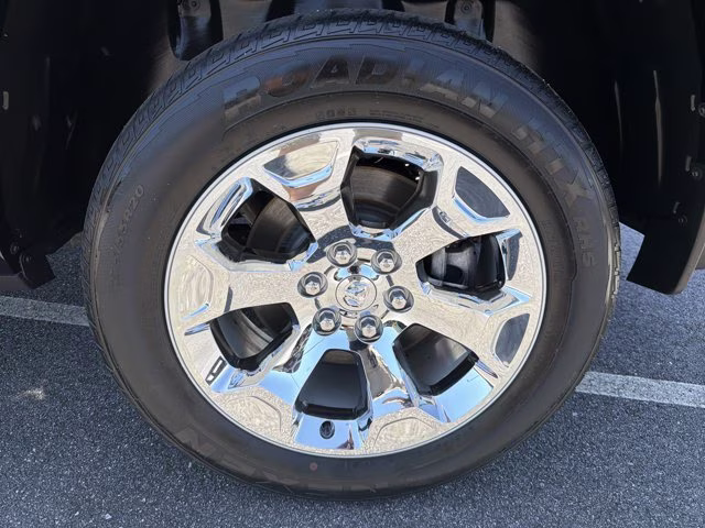 2022 Diamond Black Crystal Pearlcoat Ram 1500 Big Horn 4X4 Truck