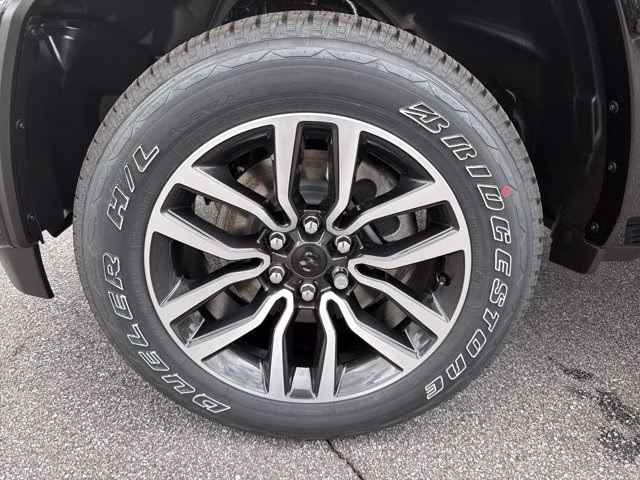 2026 Diamond Black Crystal Pearlcoat Ram 1500 Longhorn 4X4 Truck
