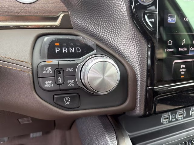 2026 Diamond Black Crystal Pearlcoat Ram 1500 Longhorn 4X4 Truck