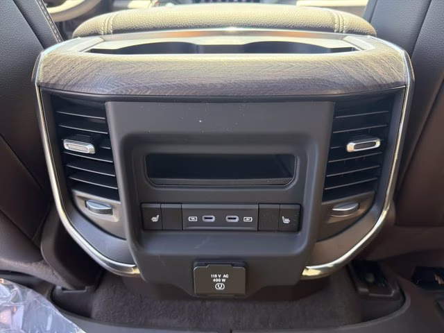 2026 Diamond Black Crystal Pearlcoat Ram 1500 Laramie 4X4 Truck