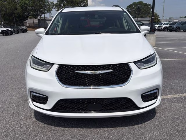 2022 Bright White Clearcoat Chrysler Pacifica Touring L FWD Van