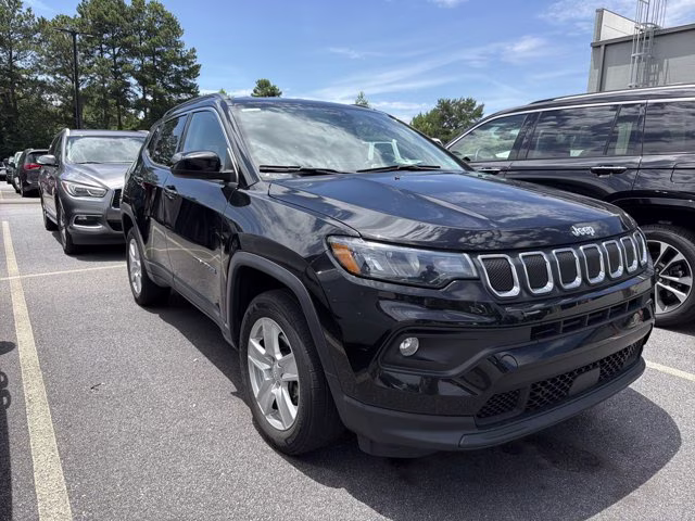 2022 Diamond Black Crystal Pearlcoat Jeep Compass Latitude 4X4 SUV