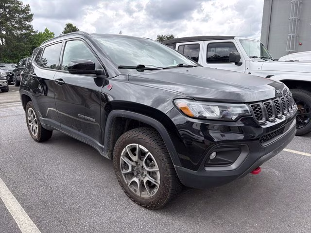 2025 Diamond Black Crystal Pearlcoat Jeep Compass Trailhawk 4X4 SUV