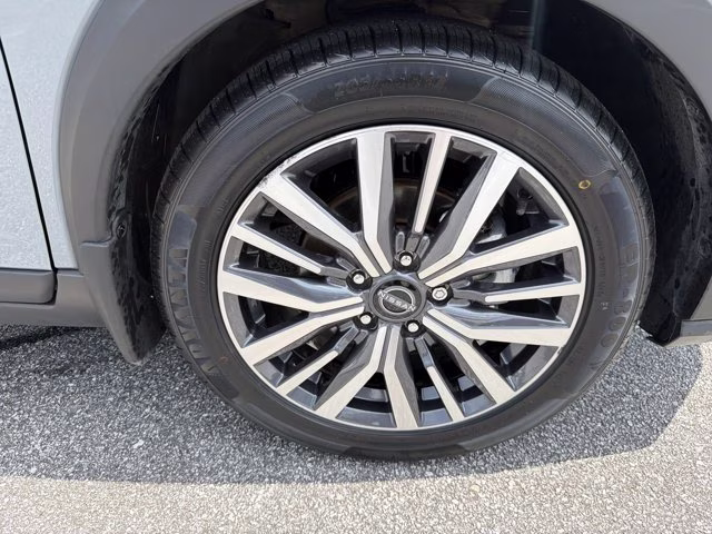 2024 Boulder Gray Pearl Nissan Kicks SV FWD SUV