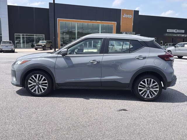 2024 Boulder Gray Pearl Nissan Kicks SV FWD SUV