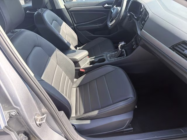 2024 Pyrite Silver Metallic Volkswagen Jetta SE FWD Sedan