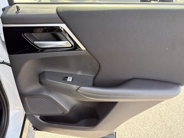 2024 White Diamond Mitsubishi Outlander ES FWD SUV