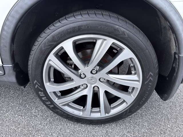 2017 Majestic White Infiniti QX50 Base RWD SUV