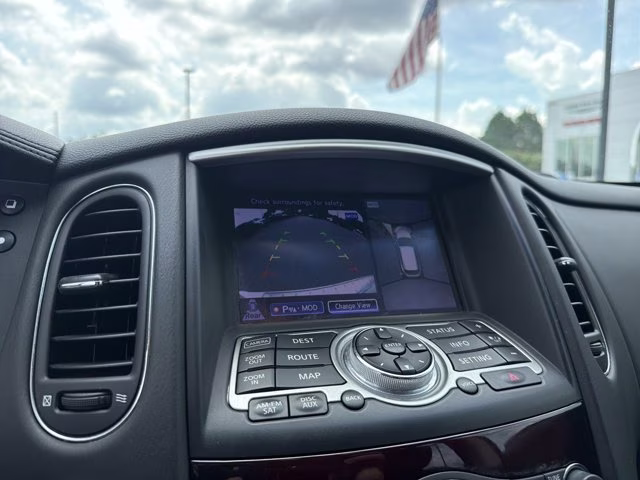 2017 Majestic White Infiniti QX50 Base RWD SUV