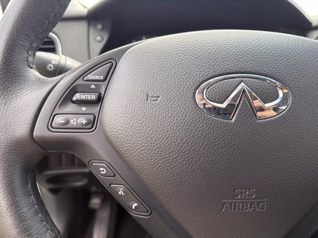 2017 Majestic White Infiniti QX50 Base RWD SUV