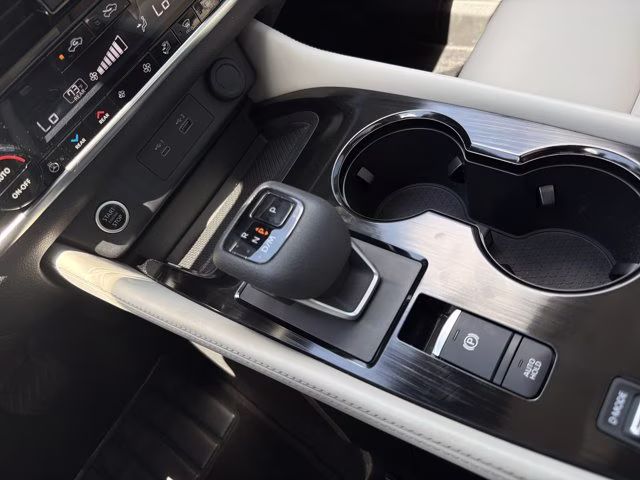 2023 Pearl White Tricoat Nissan Rogue SL FWD SUV